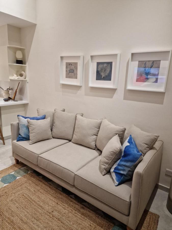 Poseidon'S Limnaria Apartment 파포스 외부 사진