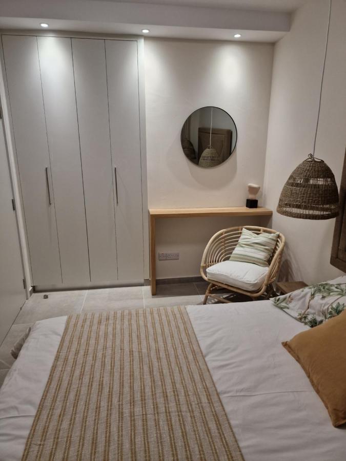 Poseidon'S Limnaria Apartment 파포스 외부 사진