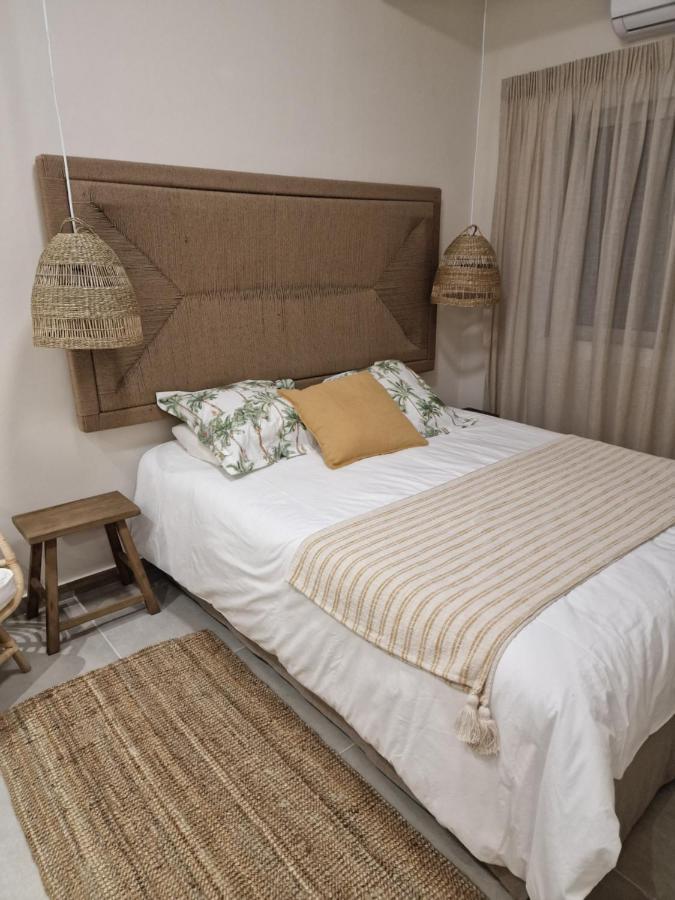 Poseidon'S Limnaria Apartment 파포스 외부 사진