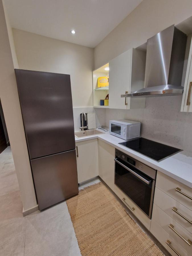 Poseidon'S Limnaria Apartment 파포스 외부 사진