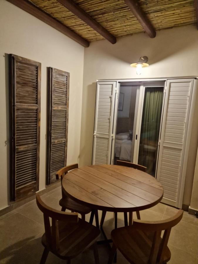 Poseidon'S Limnaria Apartment 파포스 외부 사진