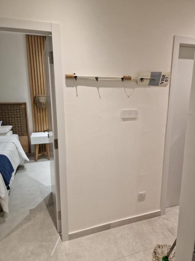 Poseidon'S Limnaria Apartment 파포스 외부 사진