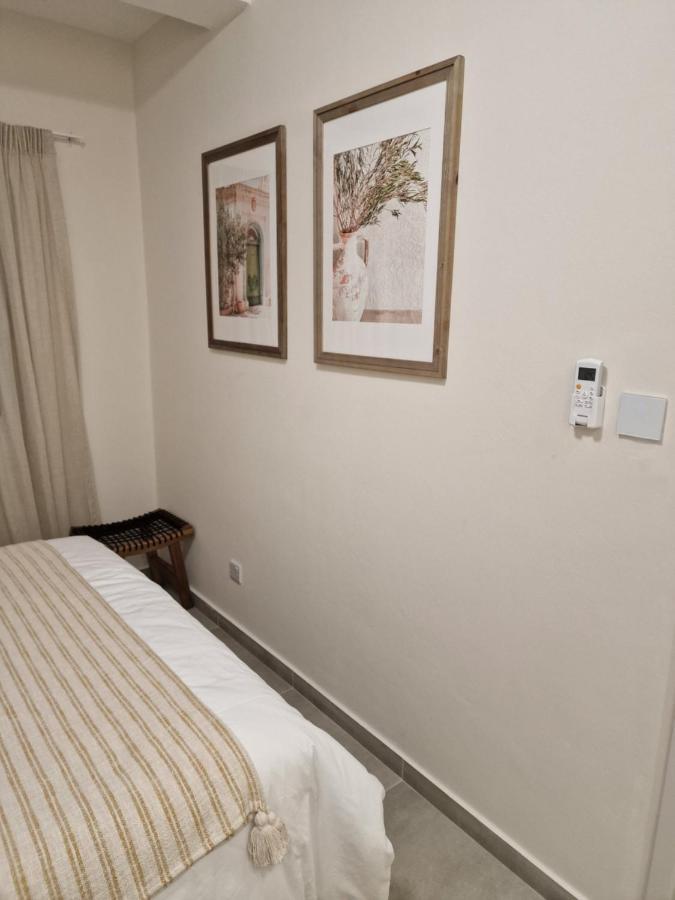 Poseidon'S Limnaria Apartment 파포스 외부 사진