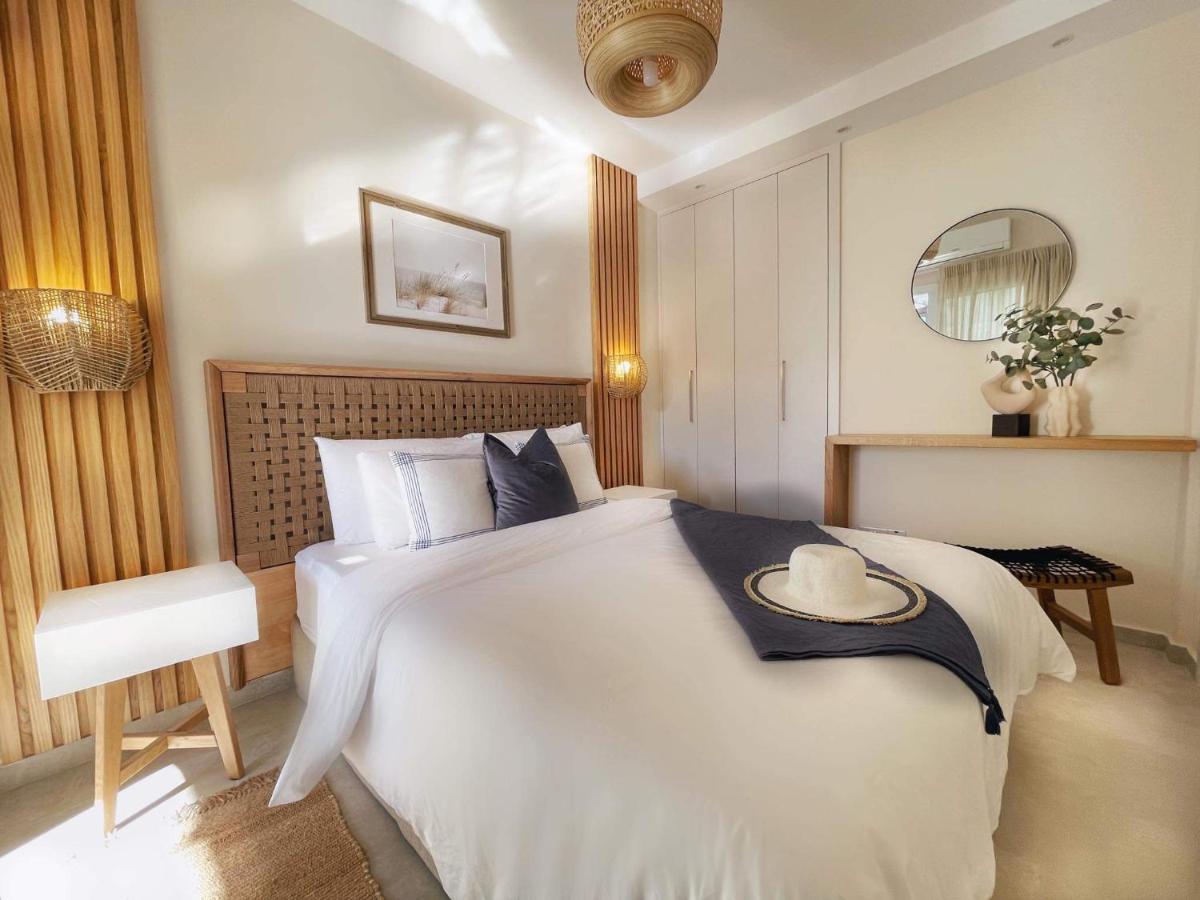 Poseidon'S Limnaria Apartment 파포스 외부 사진