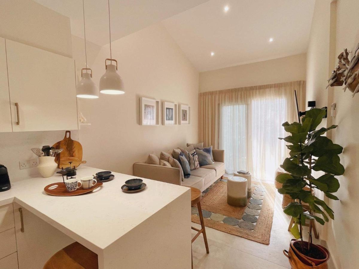 Poseidon'S Limnaria Apartment 파포스 외부 사진